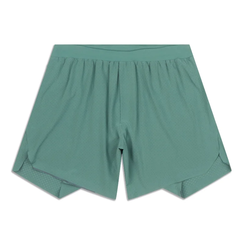 Sporty Comfort Fast and Free Short - Resale