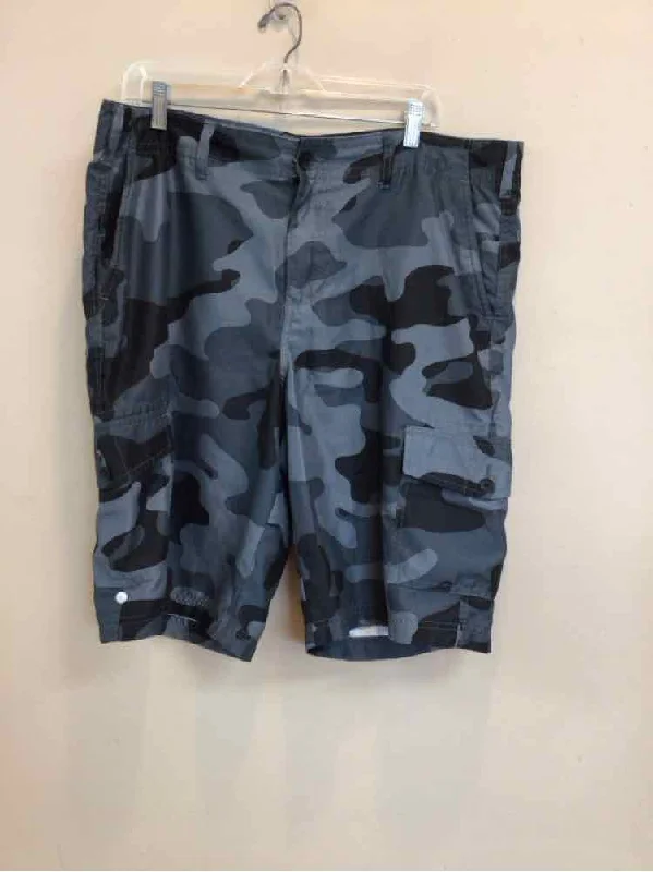 Basic Version SIZE 38 TONY HAWK Men's SHORTS