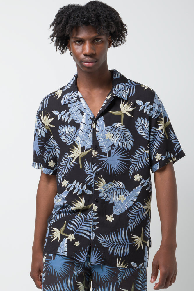 Casual And Comfortable Leaf Short Sleeve Shirt Blue And Black