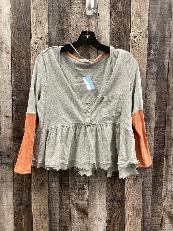 Casual Wear Top Long Sleeve By We The Free In Grey, Size: L