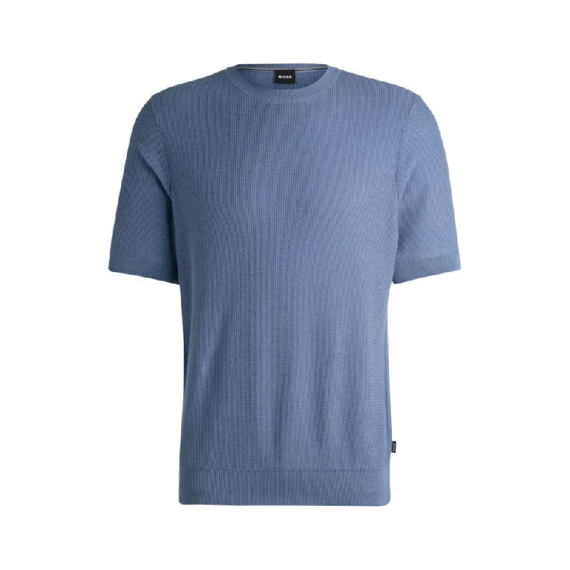 Versatile Casuals Regular-fit sweater with short sleeves and logo flag