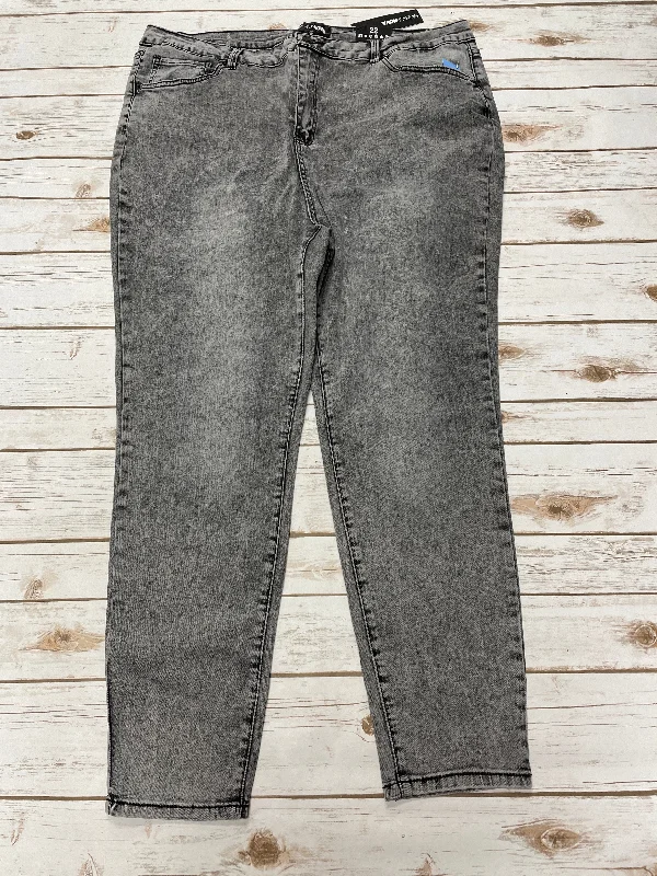 Urban Chic Jeans Straight By Fashion Nova In Black Denim, Size: 22
