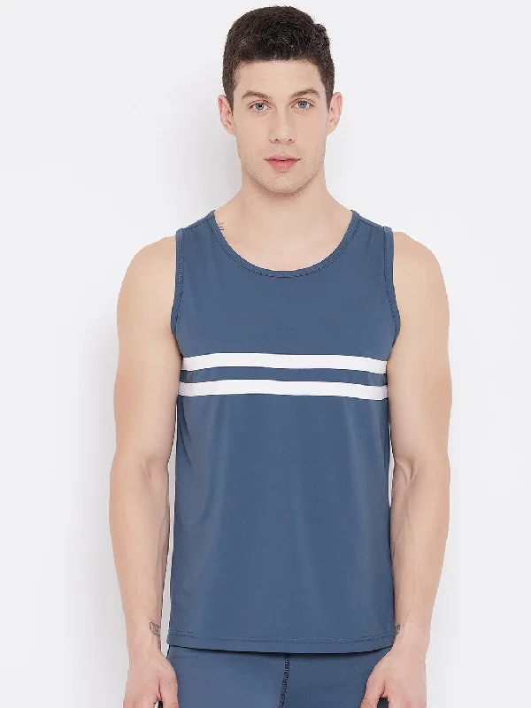 Street Fashion JUMP USA Men Blue & White Solid Round Neck Sports T-shirt