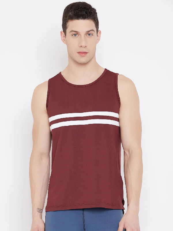 Luxury Fashion JUMP USA Men Maroon Solid Round Neck Sports T-shirt